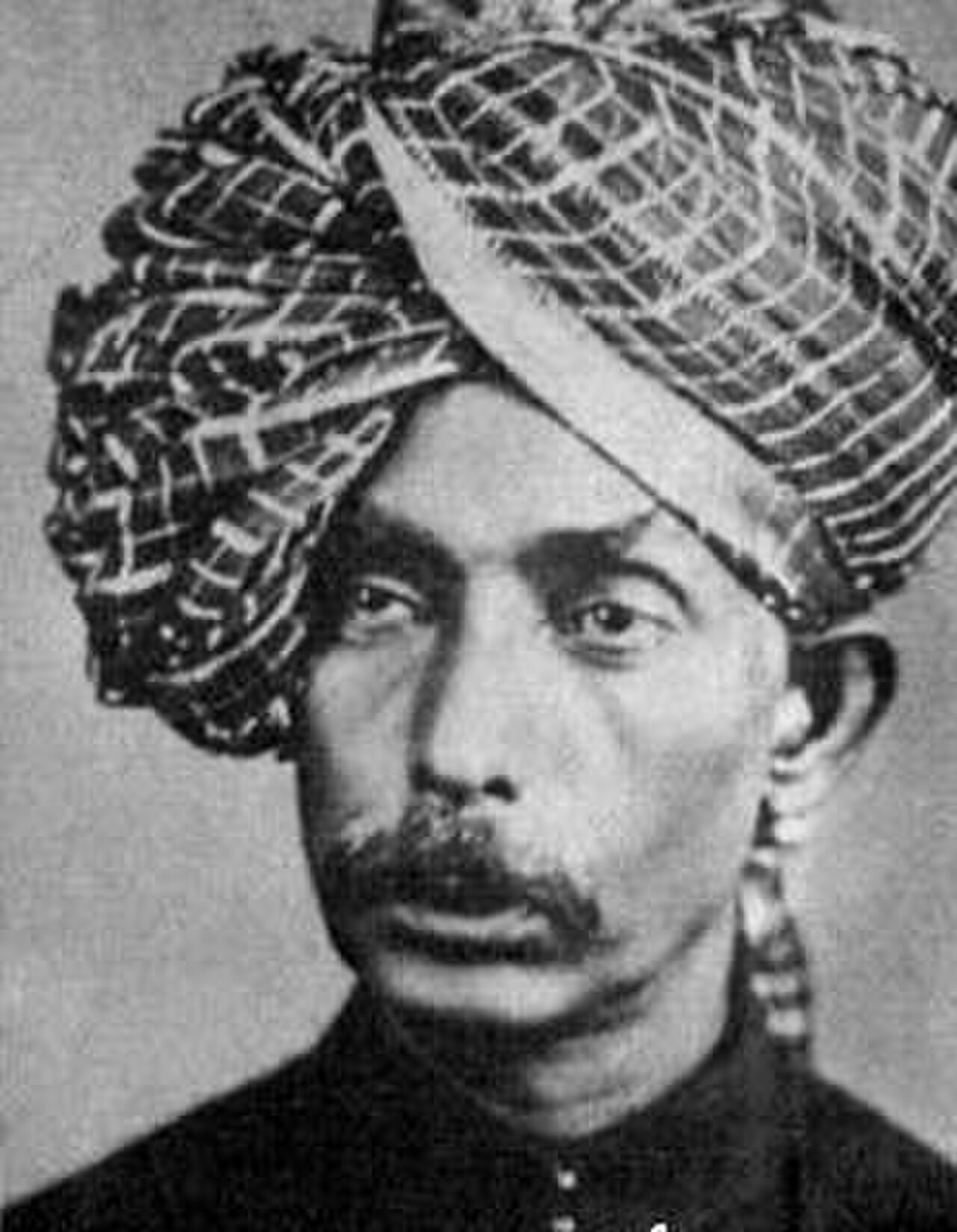 अब्दुल करीम खान — किराना घराने के प्रवर्तक, जिनकी 1906 की ग्रामोफ़ोन रिकॉर्डिंग ने उत्तर भारतीय शास्त्रीय गायन में भावनात्मक सत्यता की नई सौंदर्यशास्त्रीय दृष्टि स्थापित की।