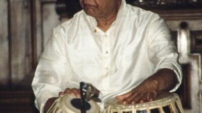 घर