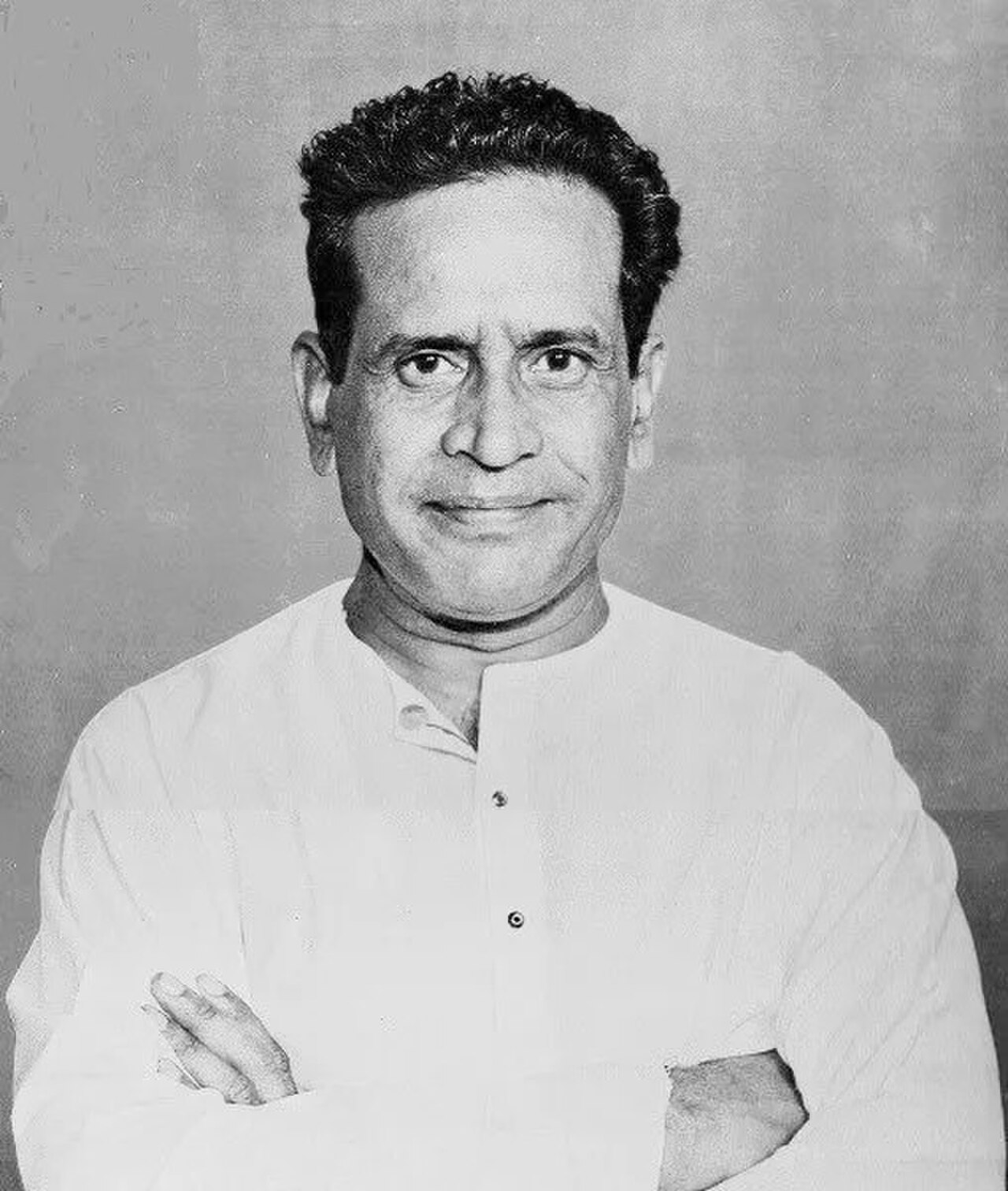 पंडित भीमसेन जोशी अपने पहले रिकॉर्डिंग सत्र के दौरान — गुरु-शिष्य परंपरा के जीवंत उदाहरण, जिन्होंने सवाई गंधर्व से तालीम ली और अपनी सारी कला का श्रेय अपने गुरु को दिया।
