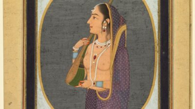 दरबारी स्त्री वीणा बजाती और गाती हुई — मुगल लघुचित्र