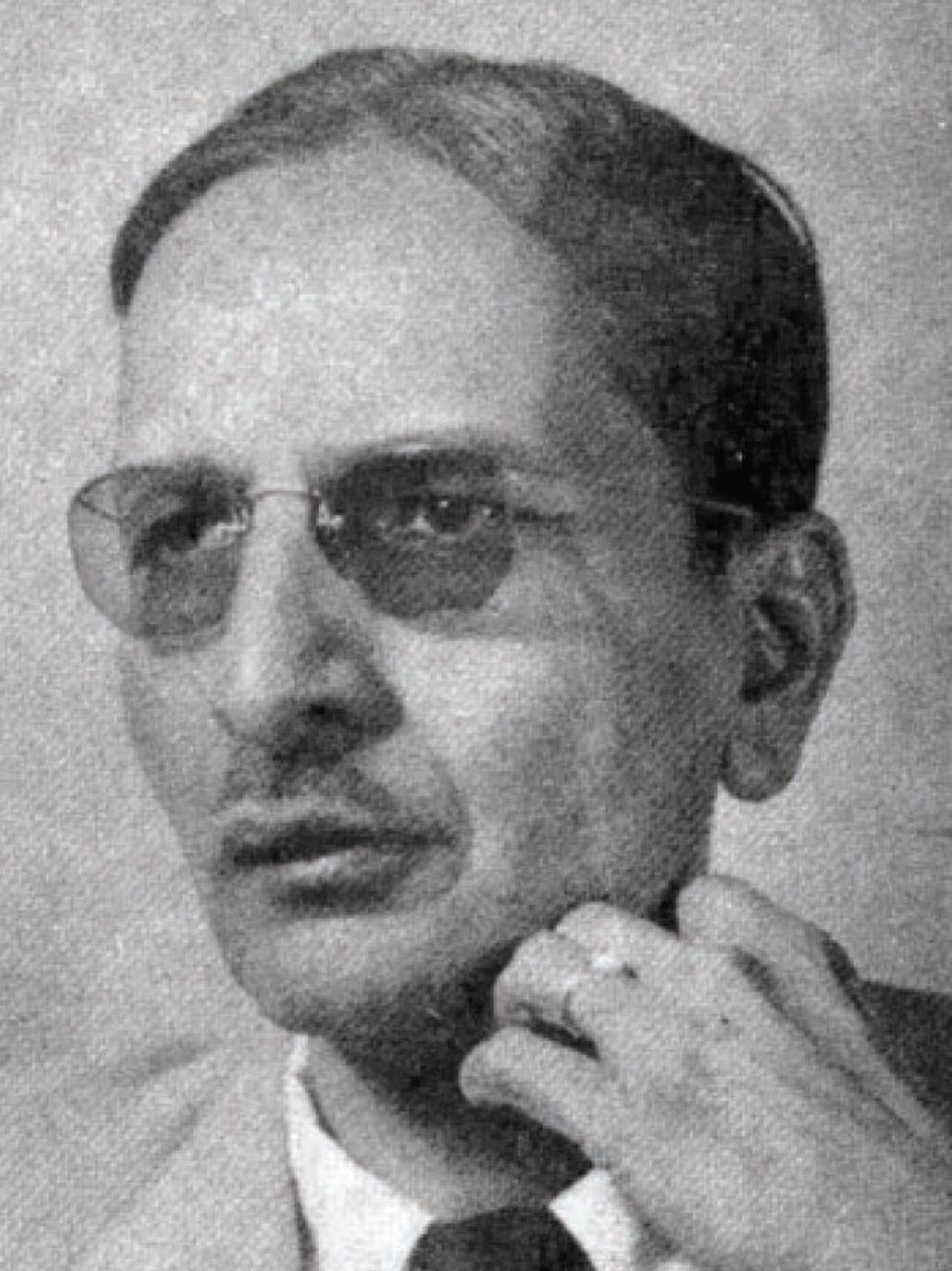 केशवराव भोळे (1896–1977) का चित्र — शास्त्रीय संगीत में पारंगत वह संगीतकार जो 1933 में प्रभात फ़िल्म कंपनी से जुड़े और 'अमृत मंथन' का संगीत रचा; उन्होंने हिंदुस्तानी राग-परंपरा को प्रारंभिक भारतीय सवाक् सिनेमा की नाटकीय ज़रूरतों से जोड़ा