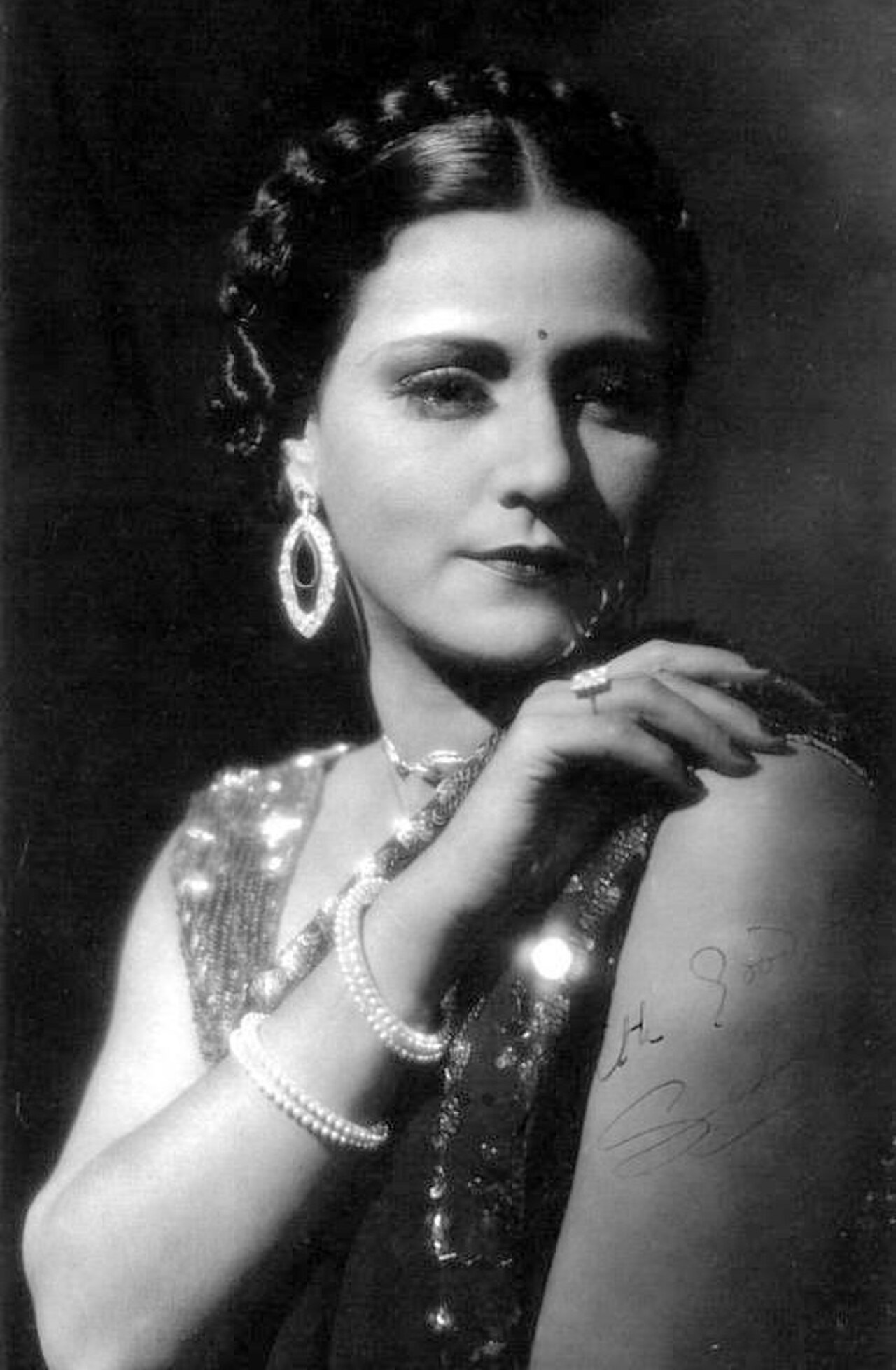 सुलोचना (रूबी मायर्स) 1920 के दशक में — मूक युग की शोहरत के शिखर पर, जब वे भारत की सबसे अधिक वेतन पाने वाली अभिनेत्री थीं और उनका मासिक वेतन बंबई के गवर्नर से भी अधिक था